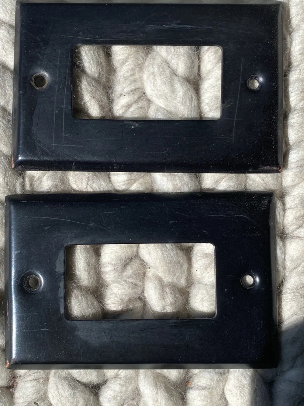 2 Black 2 bass Rectangular Wall Plate - 1 Port